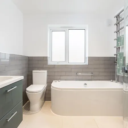25 Hall Rise York