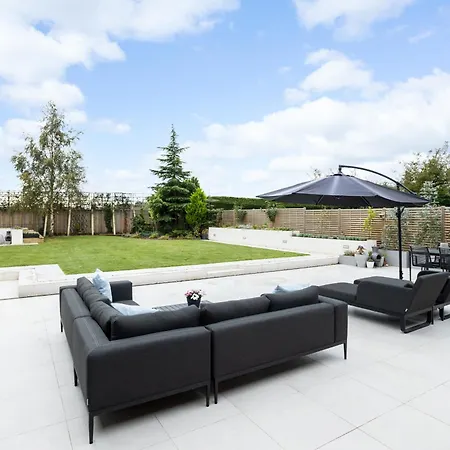 25 Hall Rise York